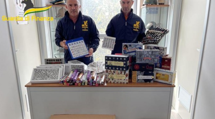 Maxi Sequestro Di Prodotti Pericolosi Per La Salute Incensi Profumi E